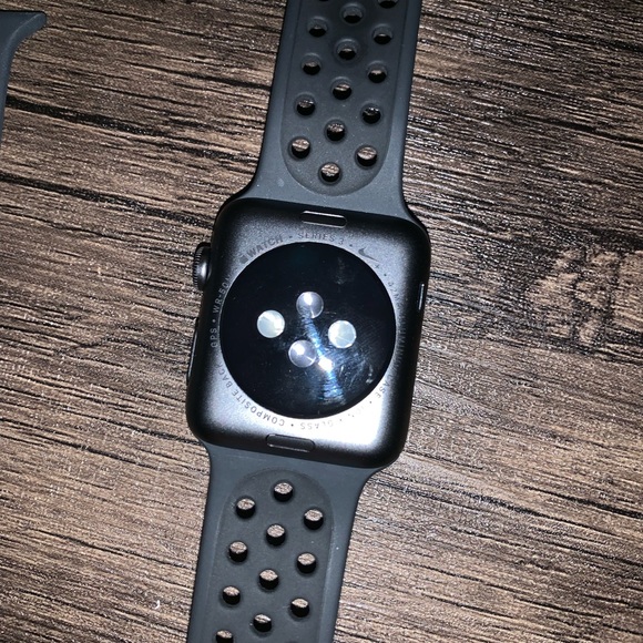 Apple Watch series 3 Nike Edition 42mm - Picture 2 of 6